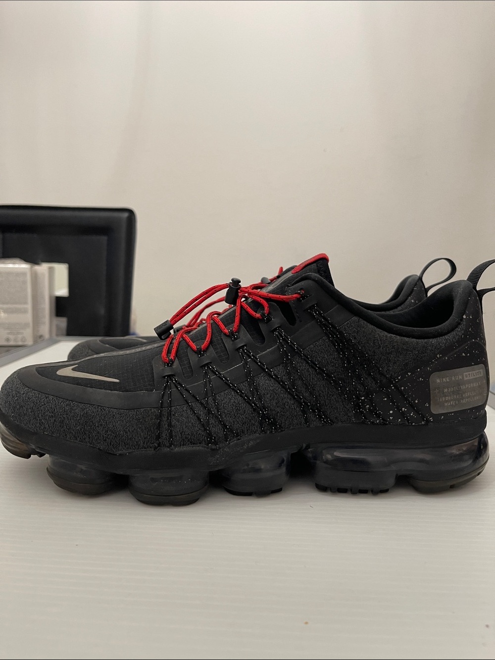 NIKE AIR VAPORMAX FLYNIT UTILITY RUNNING SNEAKERS MENS SIZE 11.5